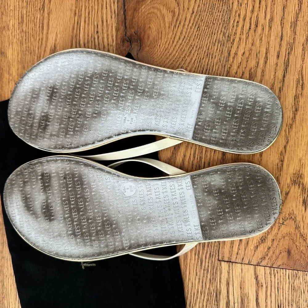 TKEES Lily Glosses Flip Flop Sandals in Size 6